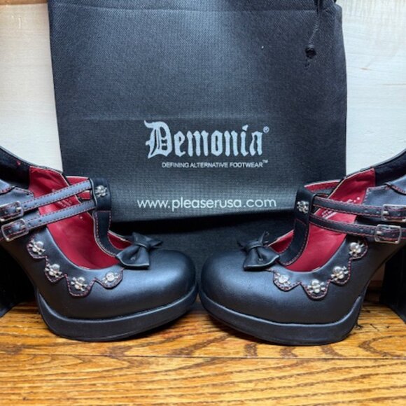 Demonia Crypto-06, Vegan Leather,  Platform Mary Janes, Black & Red, Size 9, NEW - Picture 7 of 8